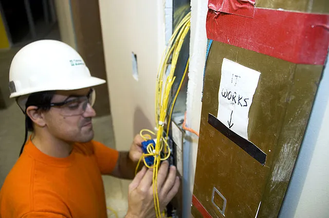 norweski elektryk na budowie