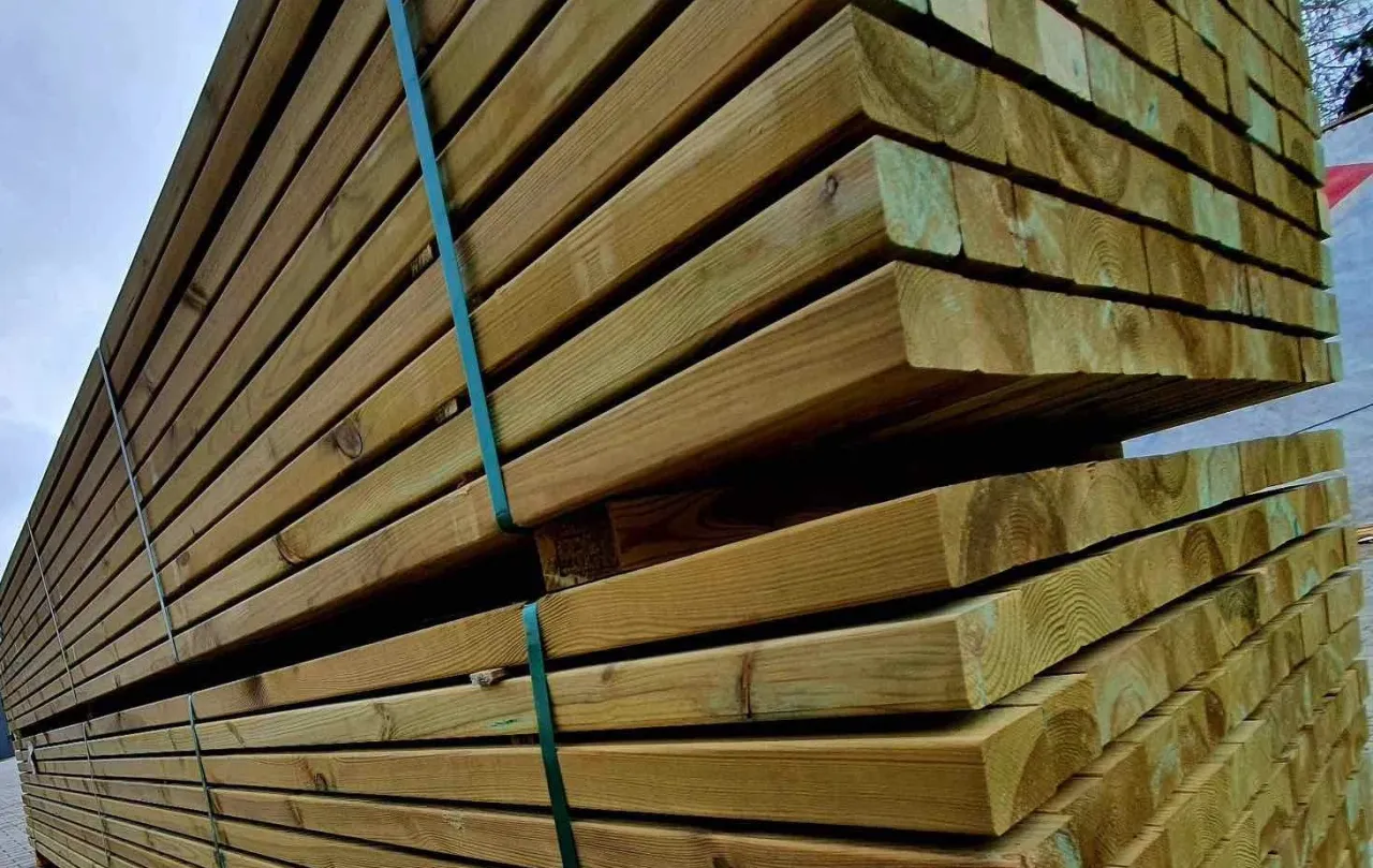 Drewno konstrukcyjne sosna świerk modrzew
