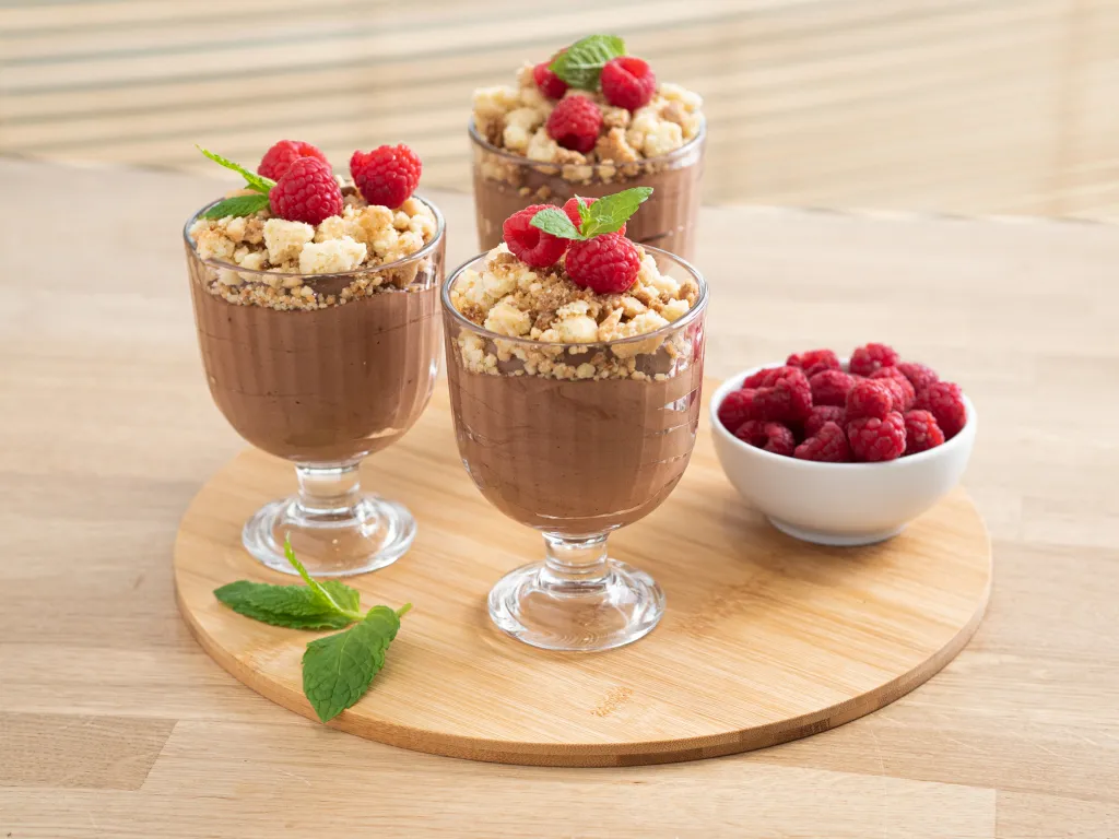 aksamitny mus czekoladowy w pucharku