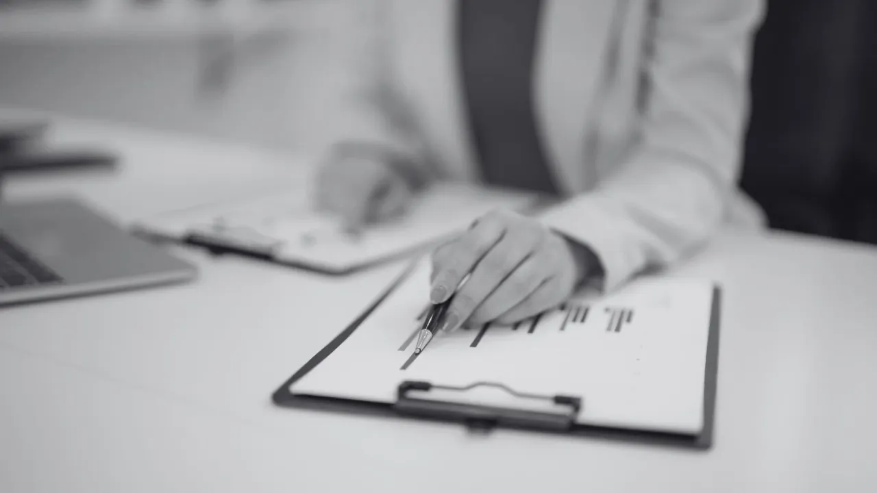 osoba ucząca się o nieruchomościach, biznesplan, analiza rynku