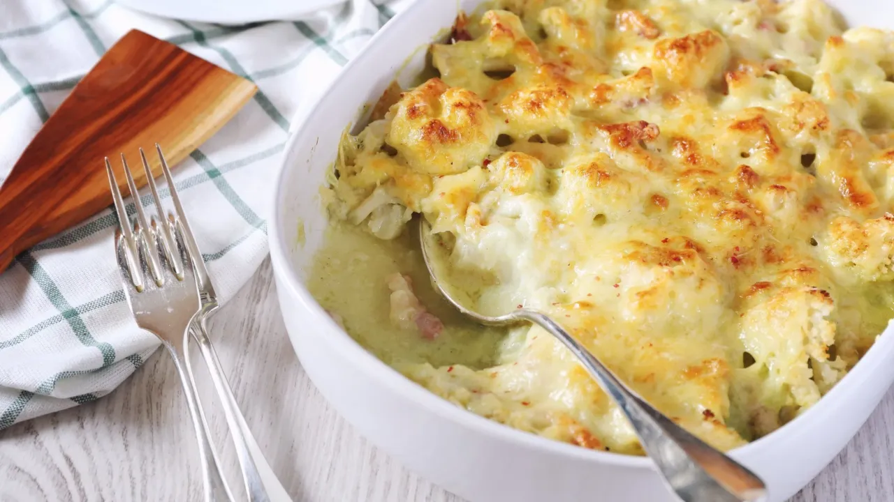 R&oacute;żne warianty zapiekanki z kalafiorem