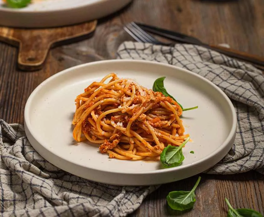 wegetariańskie bolognese z soczewicą tofu grzybami