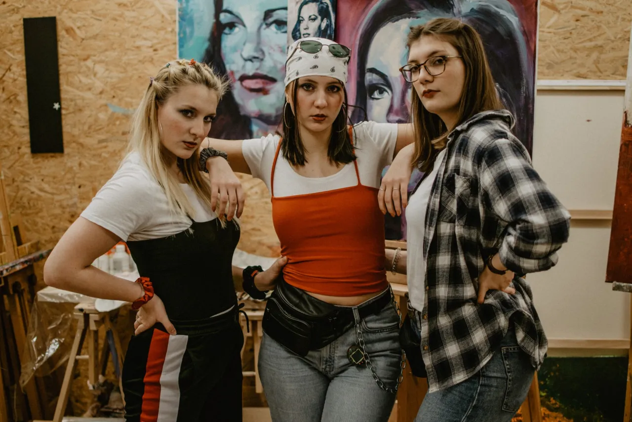 90er Frauen Outfit Party