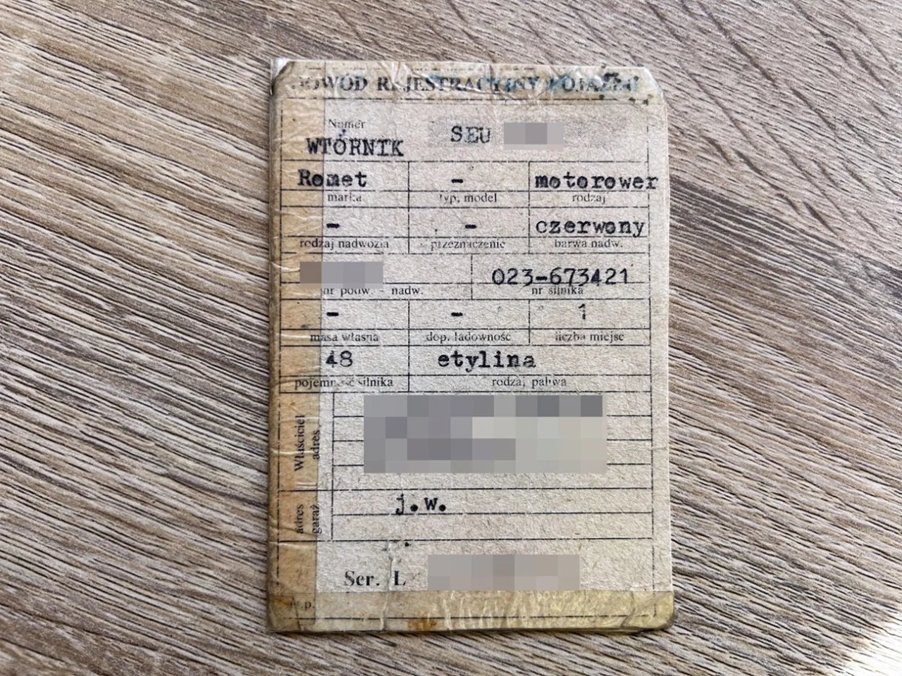 Zdjęcie Gdzie jest nr silnika w dowodzie rejestracyjnym? Zaskakujące zmiany w przepisach