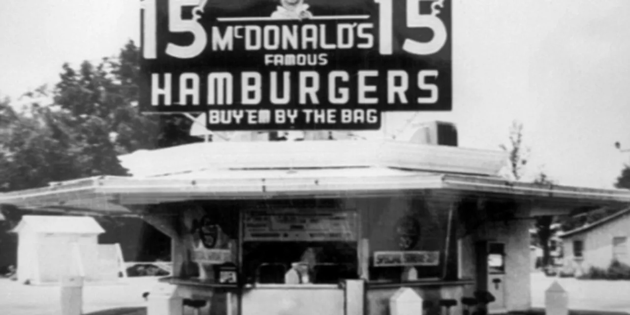 stara reklama White Castle lub zdjęcie pierwszej restauracji McDonald's