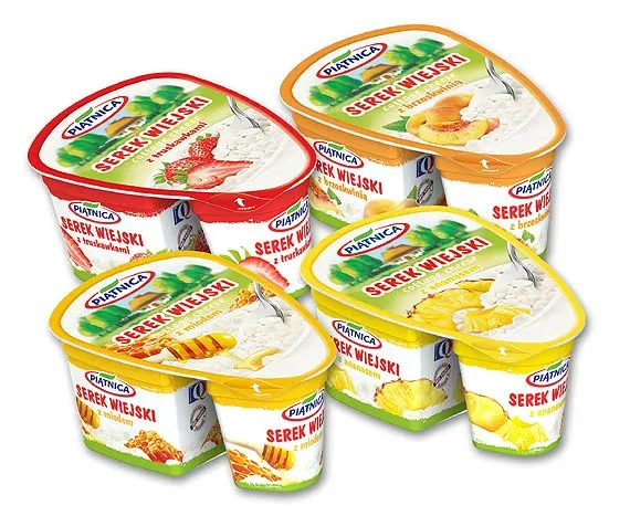 Serek wiejski z owocami i miodem