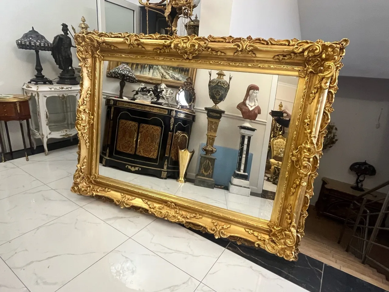 pakowanie lustra z ozdobną ramą antyczne lustro przeprowadzka