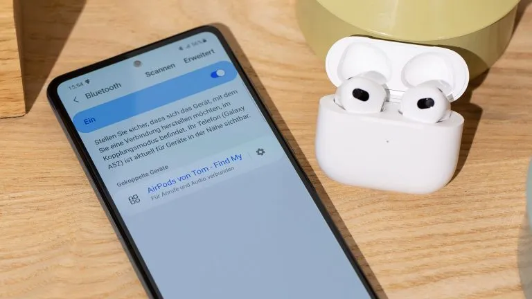 AirPods mit Samsung Smartphone verbunden