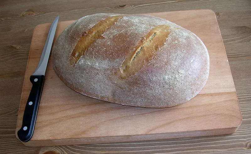 chleb dobrze wyrośnięty vs zakwaszony