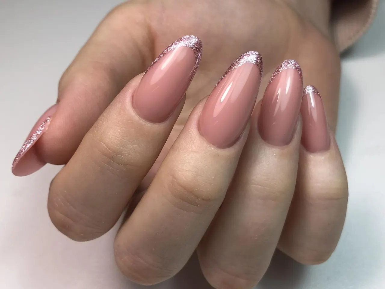 Nägel French Rosa Glitzer Trend-Designs