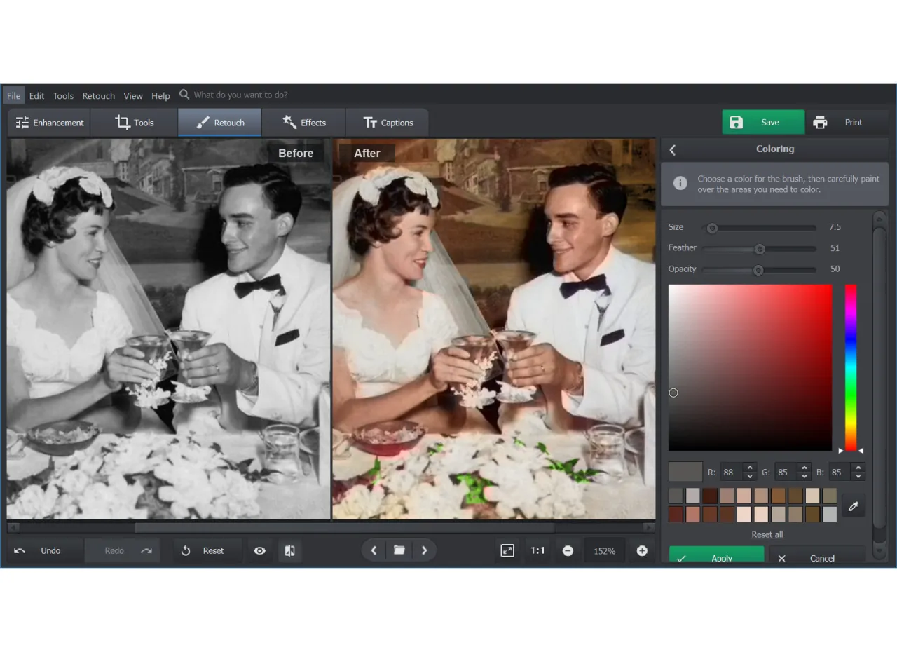 Para młoda wznosi toast. Obok widać panel edycji, gdzie można sprawdzić, czy mozna powiekszyc zdjecie u fotografa, by dodać kolory.