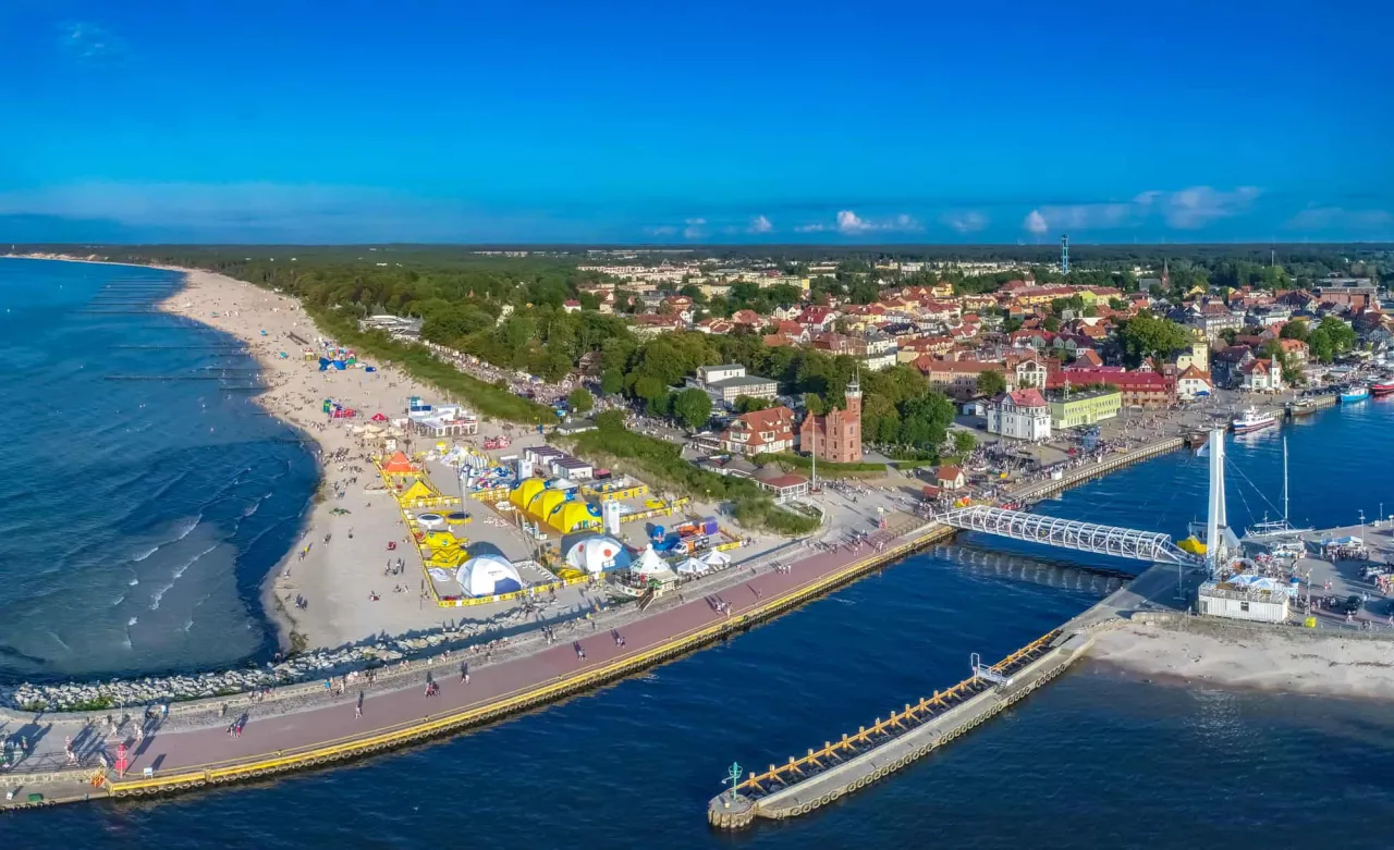 Plaża wschodnia Ustka promenada i atrakcje
