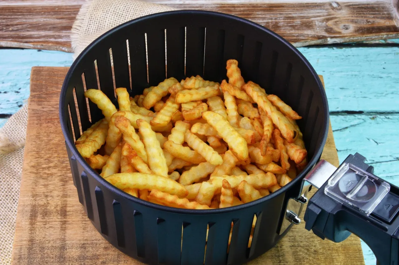 Porównanie frytek smażonych pieczonych air fryer