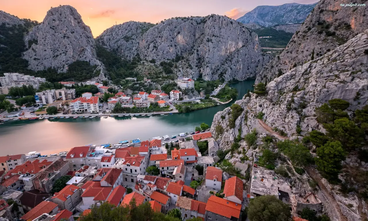 Zdjęcie Omiš Chorwacja atrakcje: odkryj ukryte skarby i niezapomniane chwile