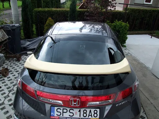 Montaż spoilera Honda Civic VIII 5D