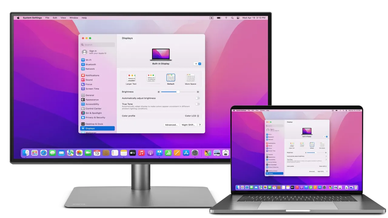 MacBook z podłączonym monitorem zewnętrznym, przestrzeń robocza