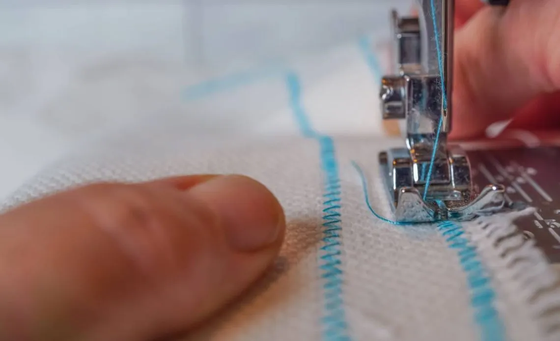 Ścieg kryty drabinkowy