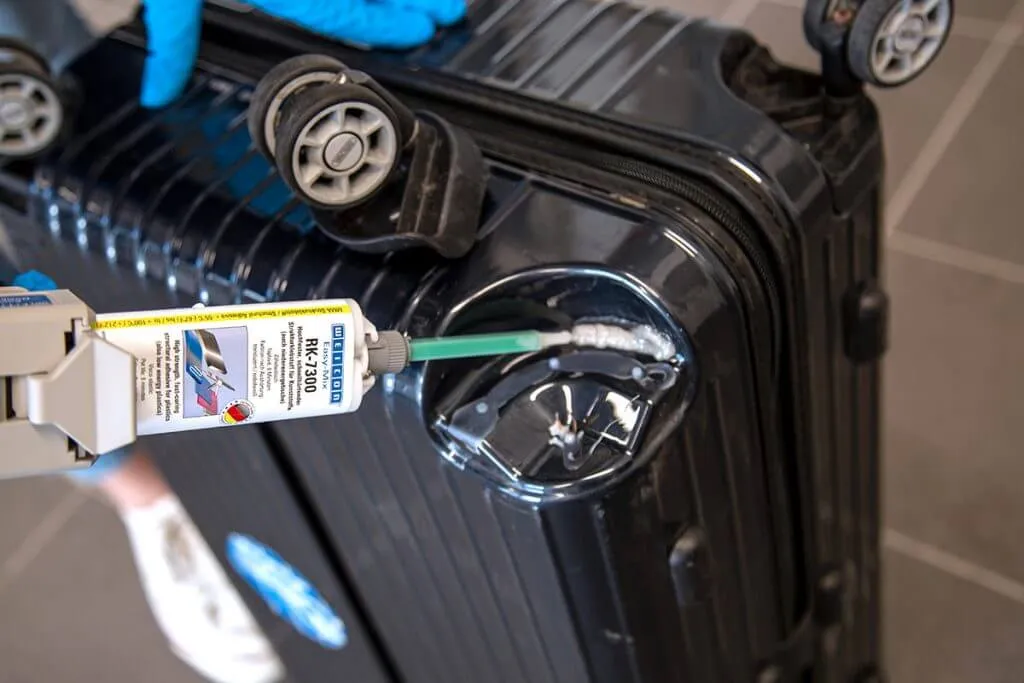 uszkodzone kółka walizki, zepsuta rączka teleskopowa, pęknięta skorupa walizki