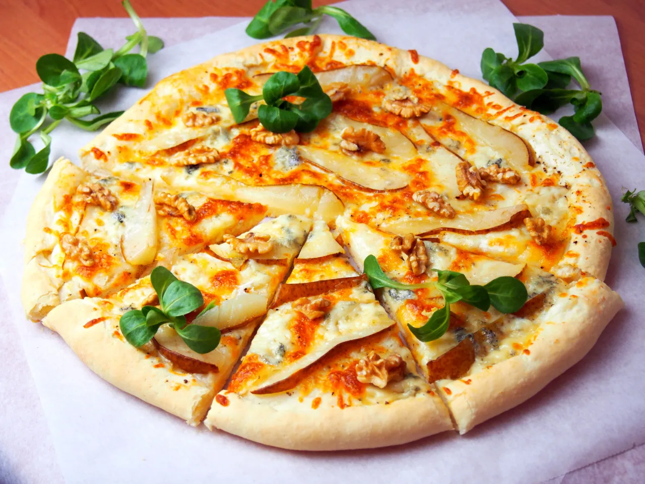 pizza wegetariańska gruszka gorgonzola