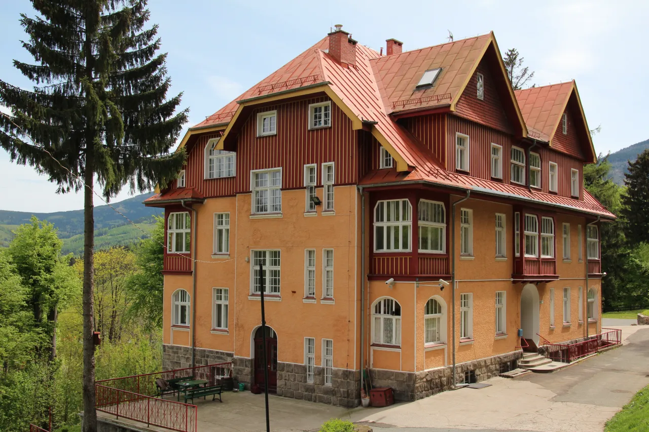 Karpacz panorama górskie miasteczko