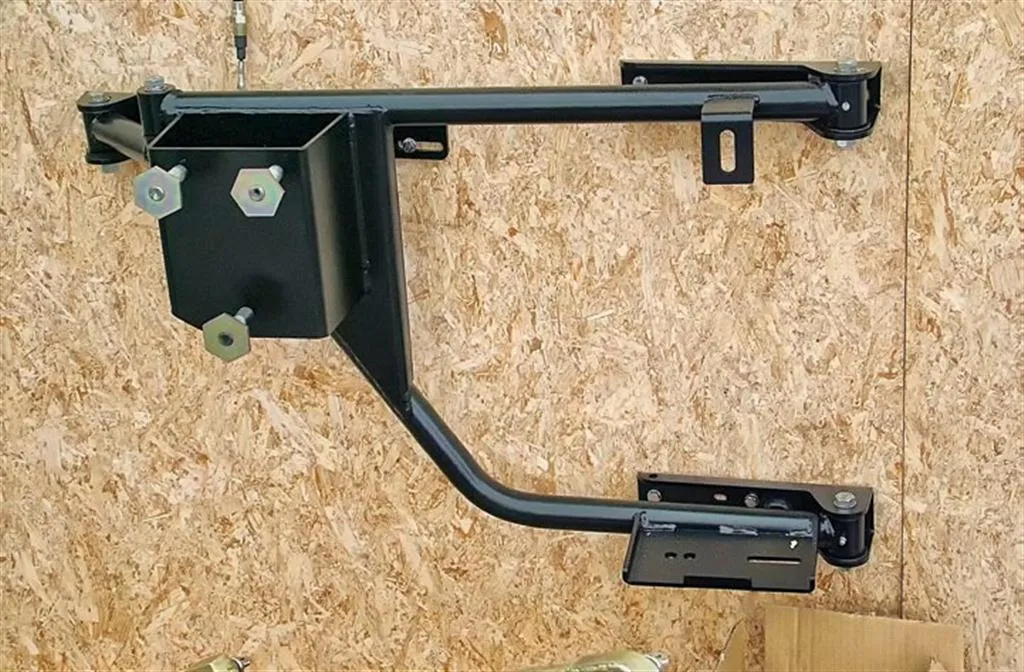 fabryczne mocowanie koła zapasowego w bagażniku