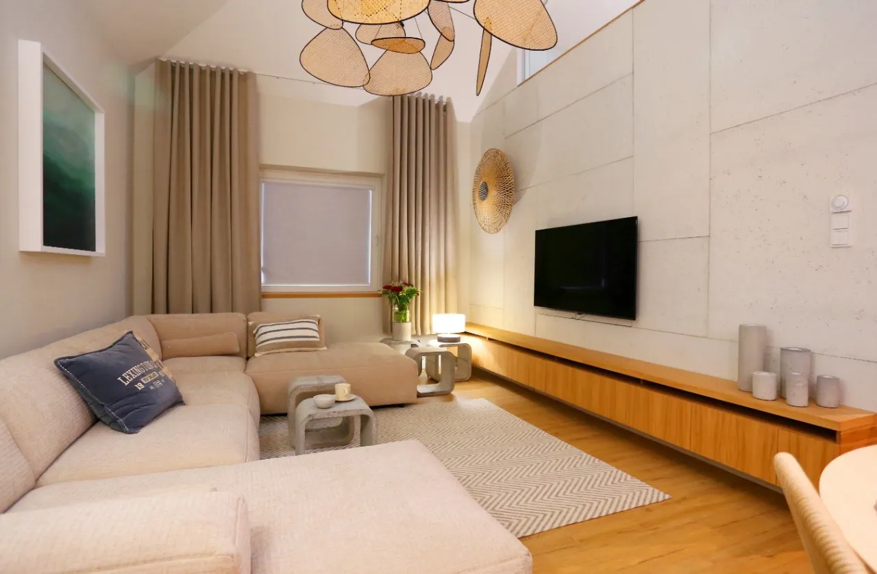 przykłady betonu dekoracyjnego na ścianie w różnych stylach wnętrz