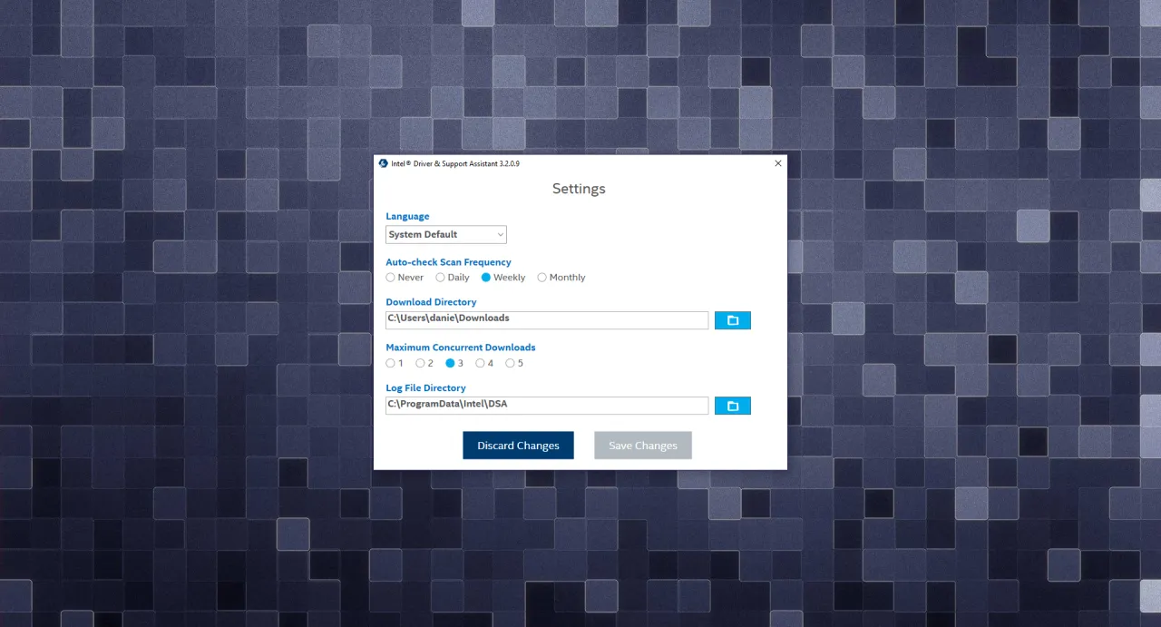 Ustawienia Intel Driver & Support Assistant. Tutaj możesz skonfigurować, jak zaktualizować sterowniki procesora Intel, wybierając częstotliwość skanowania i katalogi.