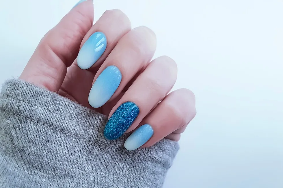 proste wzory na paznokcie kropki linie ombre