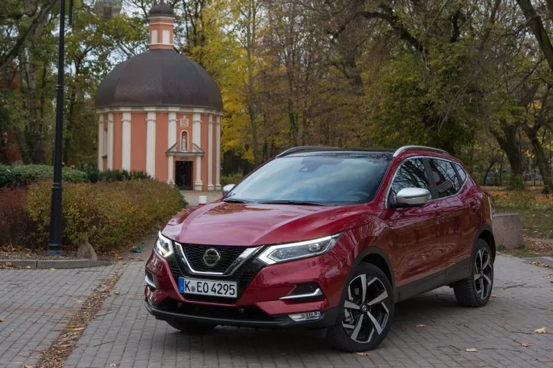 Zdjęcie Ile pali Nissan Qashqai 1.6 benzyna? Sprawdź realne spalanie i oszczędności!