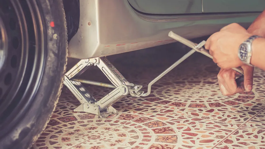 Volkswagen Golf IV punkty podnoszenia lewarkiem hydraulicznym