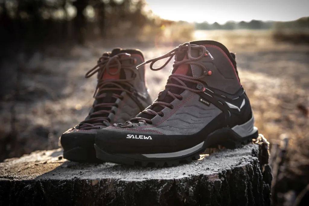 Buty górskie z membraną i bez membrany porównanie