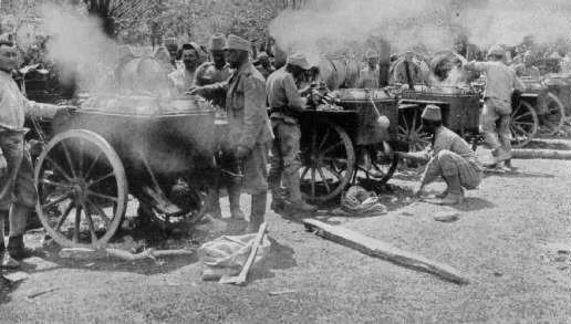 Wojskowa kuchnia polowa 1939, żołnierze jedzący posiłek