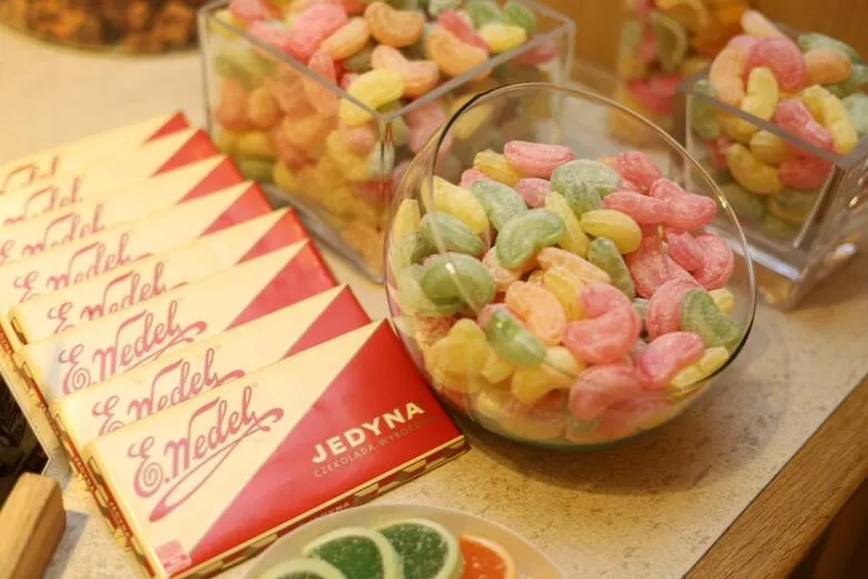 Polskie przekąski lata 80. impreza