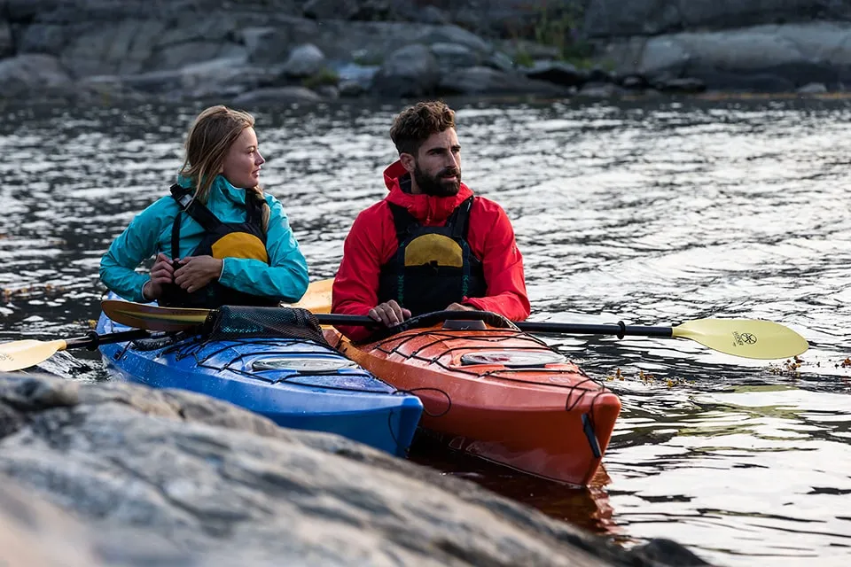 Zdjęcie Czy na kajaku trzeba mieć kapok? Przepisy i bezpieczeństwo