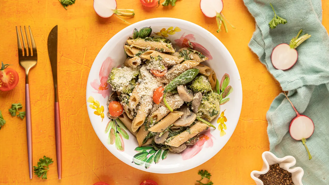 Zdjęcie Prosty przepis na makaron penne z pieczarkami, który zachwyci smakami