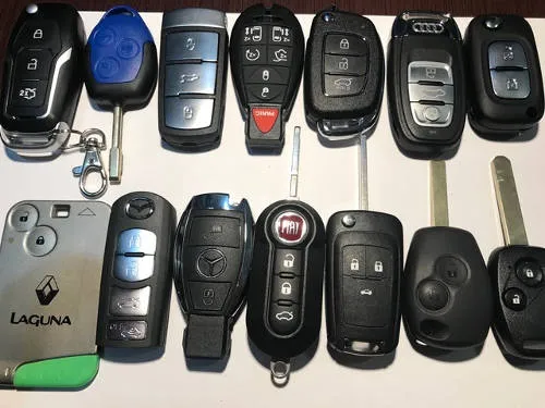 r&oacute;żne typy kluczyk&oacute;w samochodowych