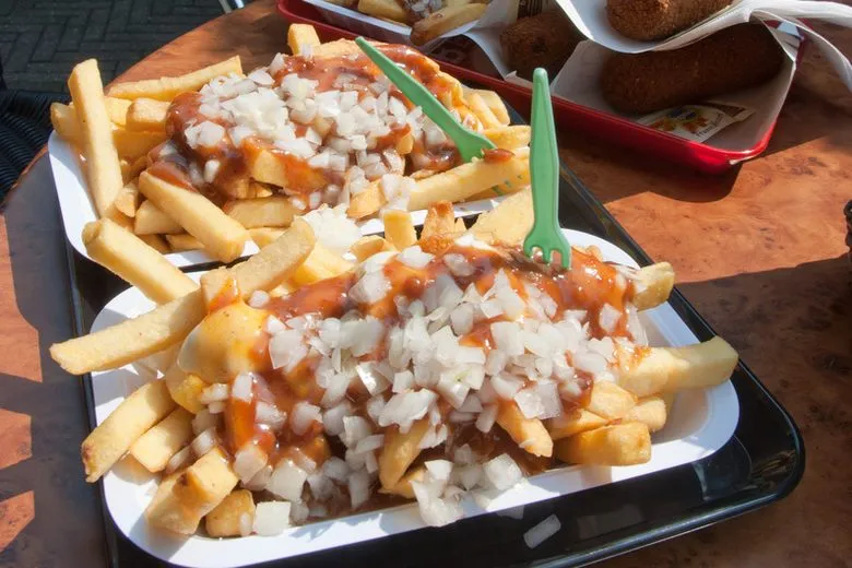 poutine, kapsalon, patatje oorlog