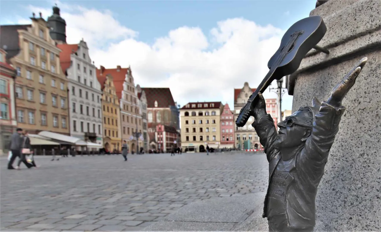 wrocławskie krasnale na ulicy