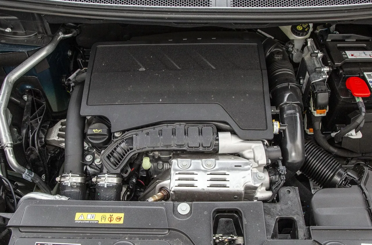 Peugeot 3008 silniki por&oacute;wnanie