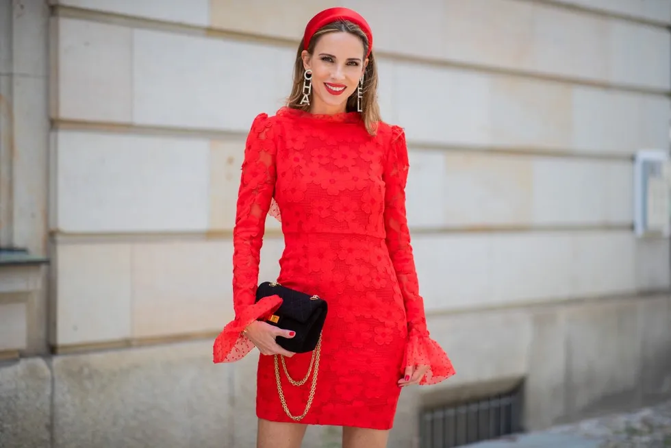 torebki do czerwonej sukienki różne fasony