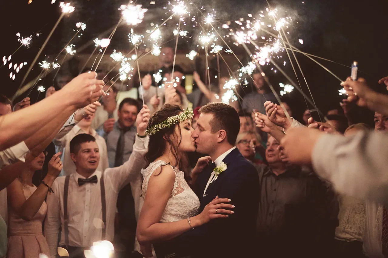 Zimne ognie na wesele porównanie długości