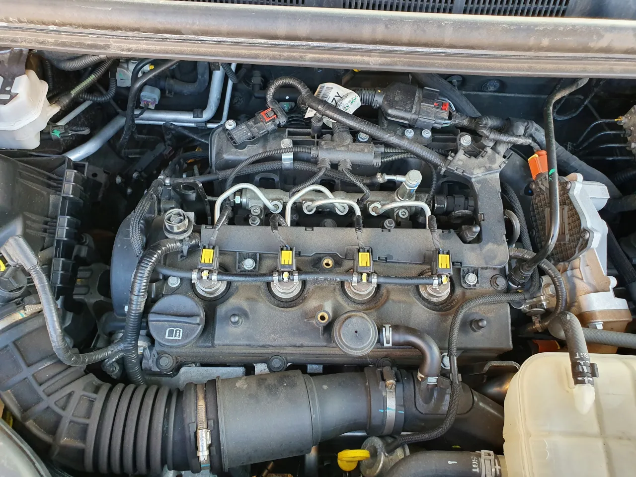 Opel Astra J 1.7 CDTI silnik