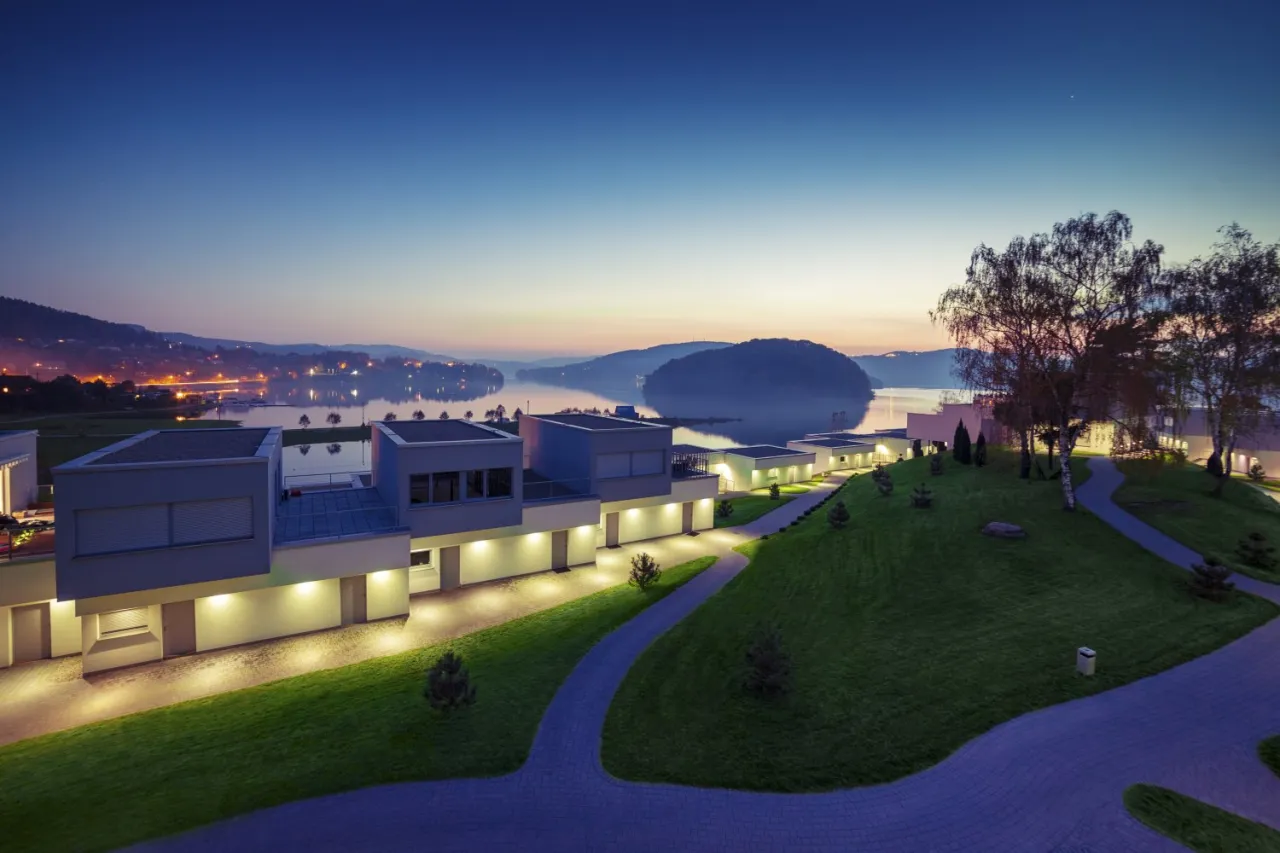 Luksusowy hotel nad jeziorem Śląsk