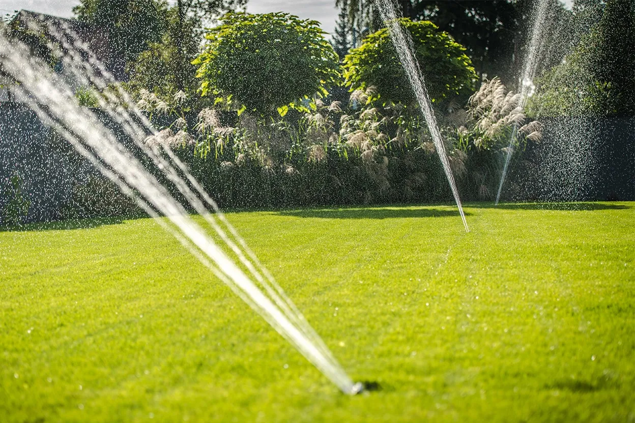 zraszacze wahadłowe do małych i dużych ogrod&oacute;w
