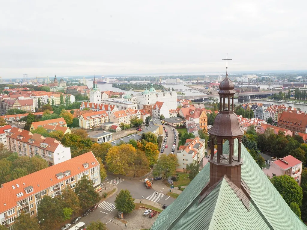 Zdjęcie Gdzie zjeść w Szczecinie? Sprawdź najlepsze restauracje i lokalne smaki