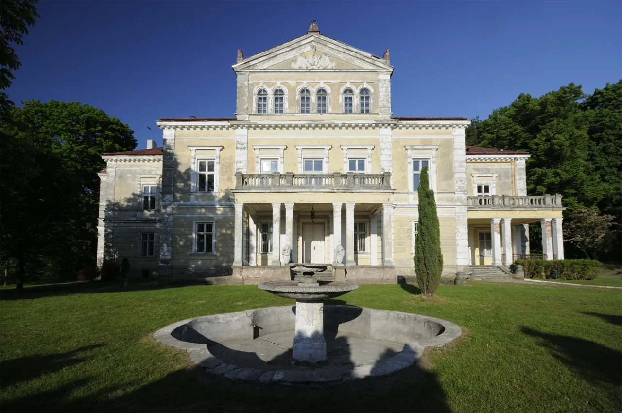 Pałac Raczyńskich Złoty Potok, Dworek Krasińskich Złoty Potok