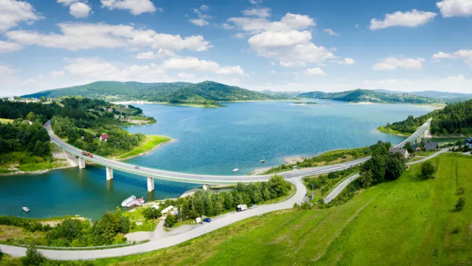 Jezioro Mucharskie rejs statek panorama