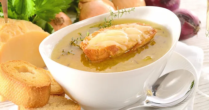 Zdjęcie Recette facile de soupe à l'oignon au Thermomix pour un repas réconfortant
