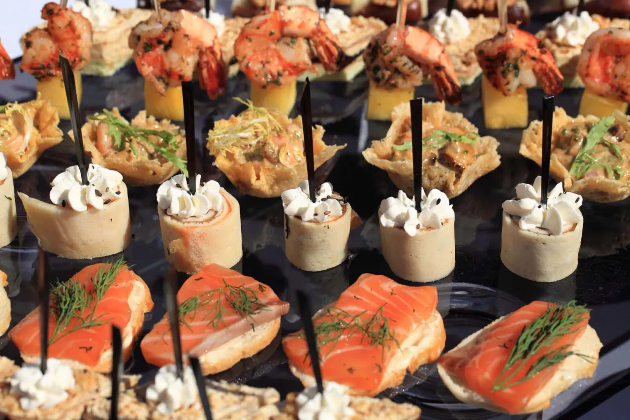 catering na 18 urodziny menu finger food bufet live cooking