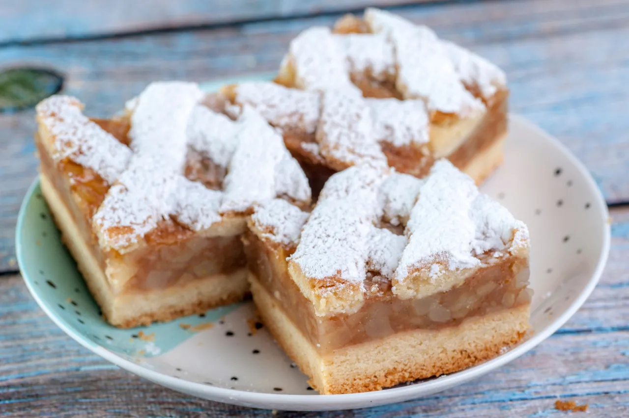 Szarlotka z zakalcem vs idealna szarlotka